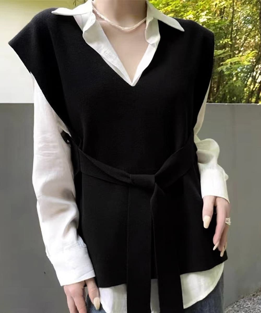 大人かわいい服 大人可愛いVネックベルト付きニットベスト