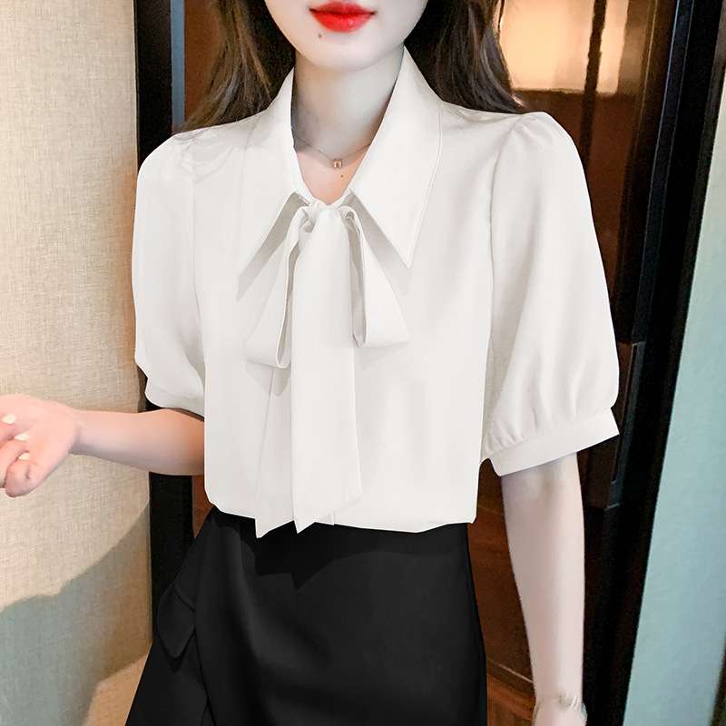 大人かわいい服 襟元リボンリ パフスリーブブラウス