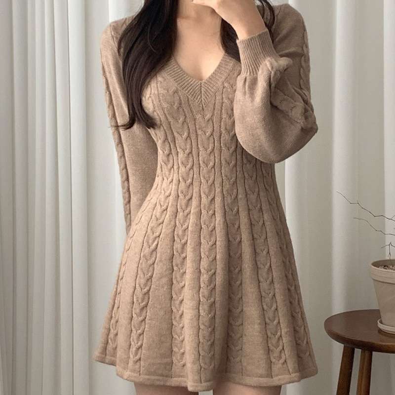 大人かわいい服 ケーブル編みフレアニットワンピース