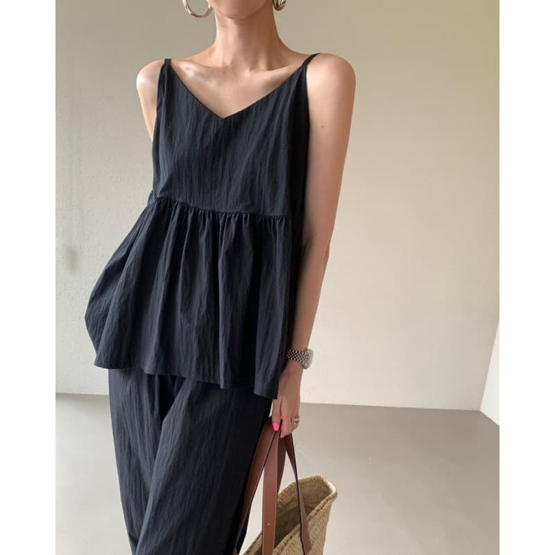 大人かわいい服 ペプラムトップス&ワイドパンツセットアップ