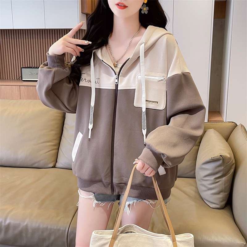 大人かわいい服 ゆったりシルエットフーディー