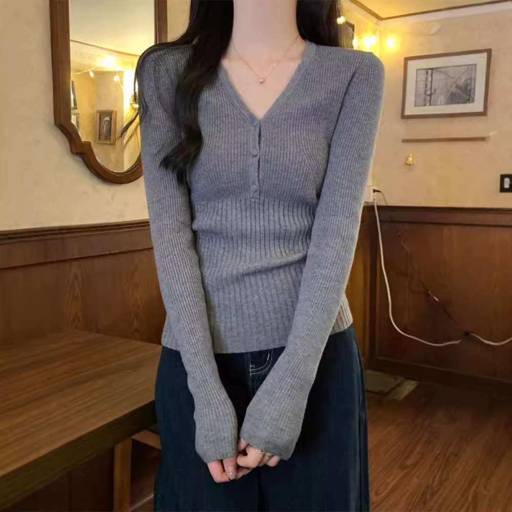 大人かわいい服 リブ編み Vネックニットプルオーバー