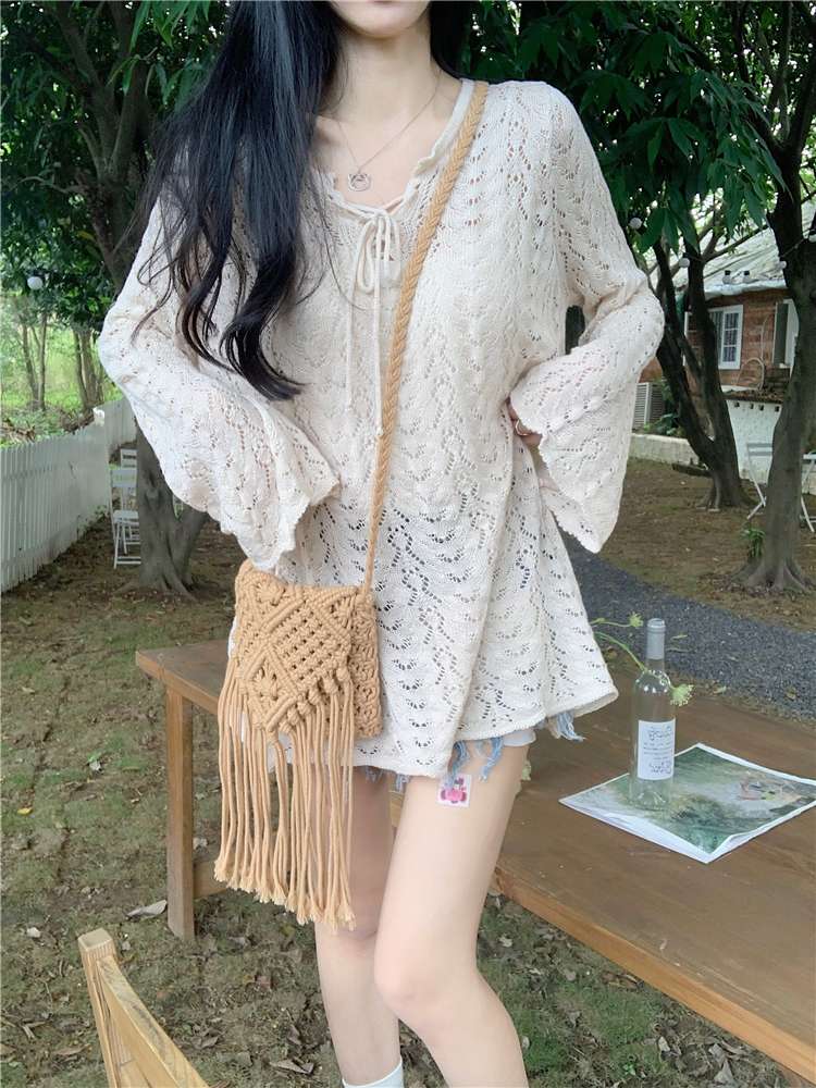 大人かわいい服 透け感ふんわ レース編みフリル袖ブラウス
