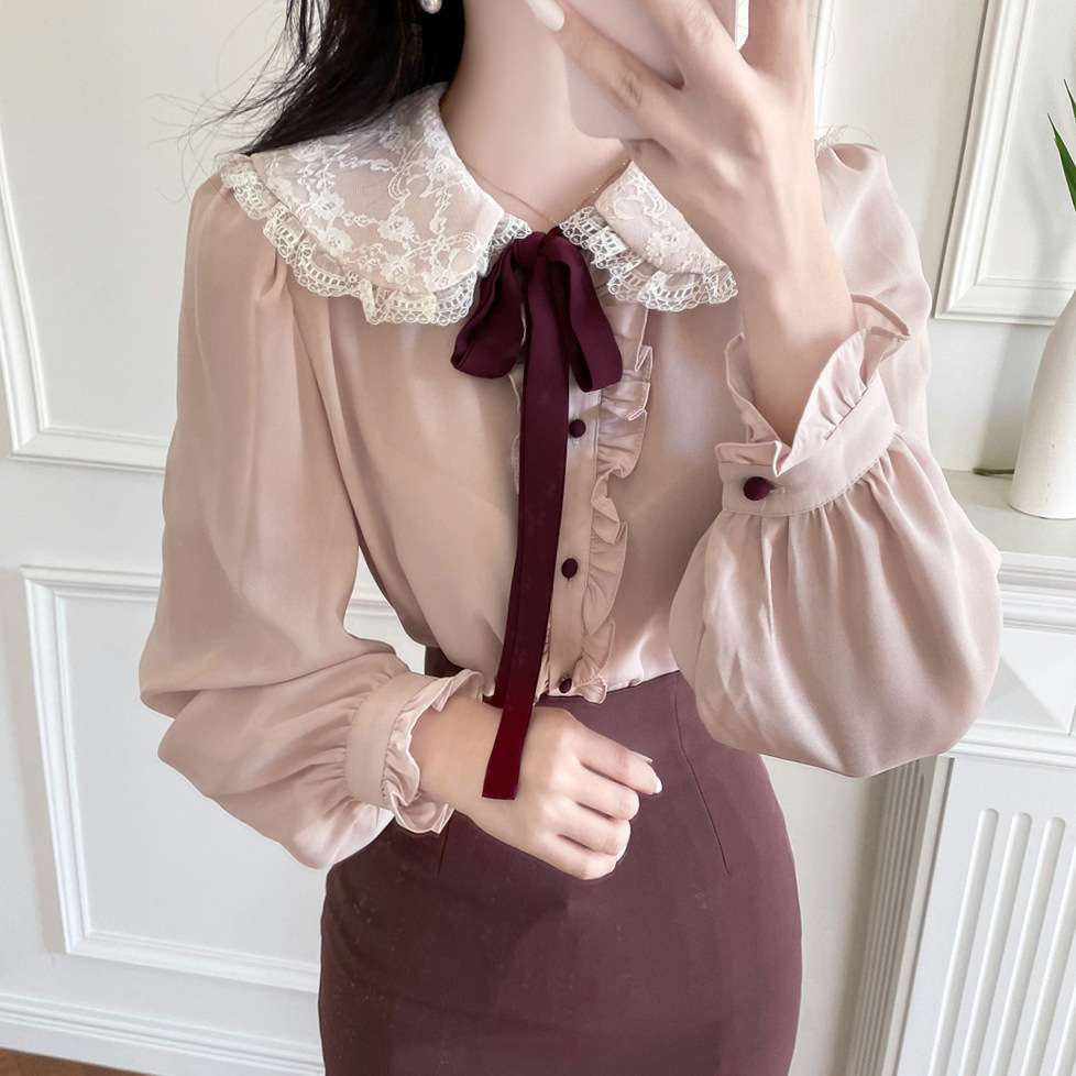 大人かわいい服 レース襟ブラウス ～ふんわりフリル袖～