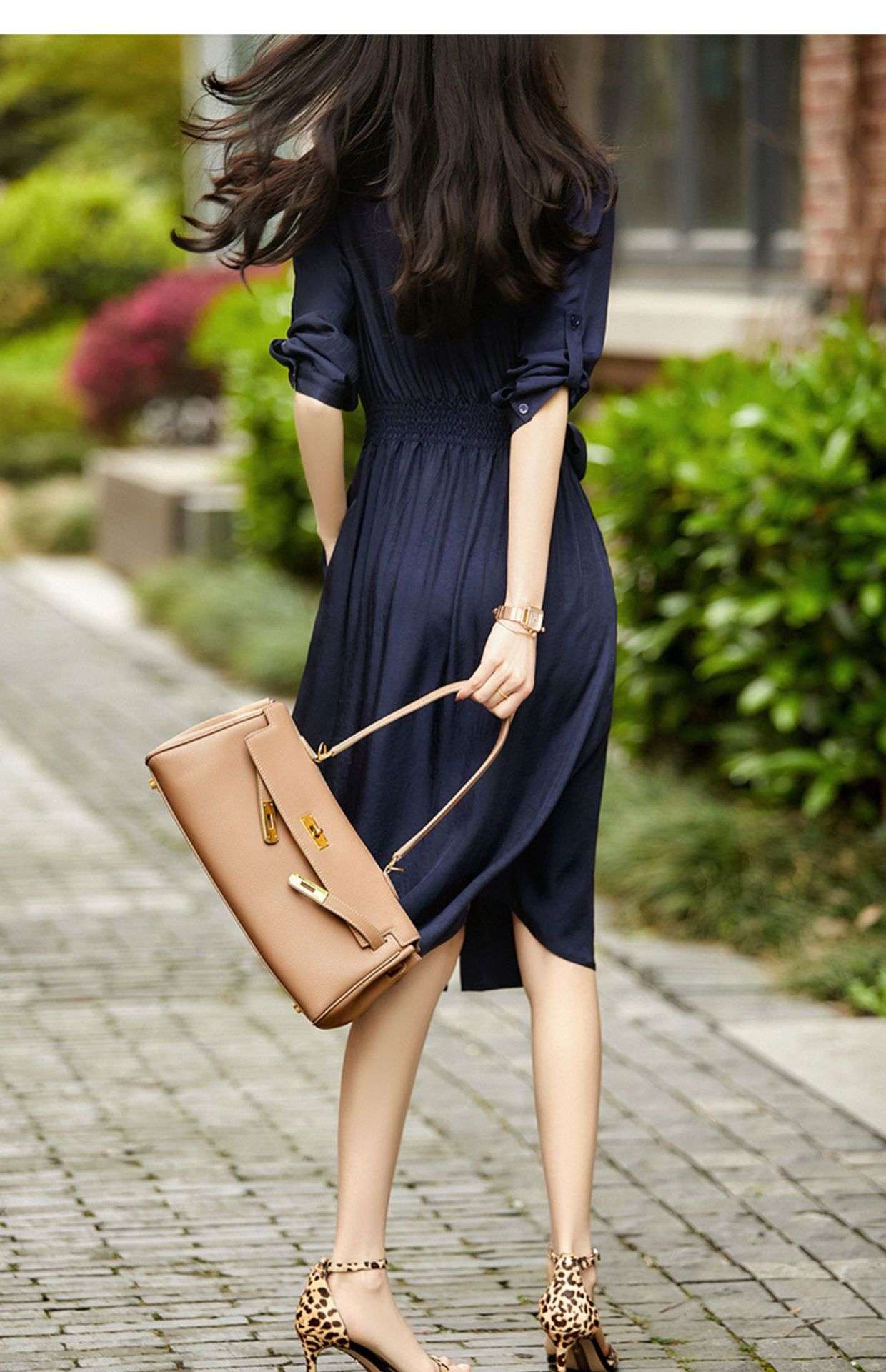 大人かわいい服 優雅な佇まいのシャツワンピース