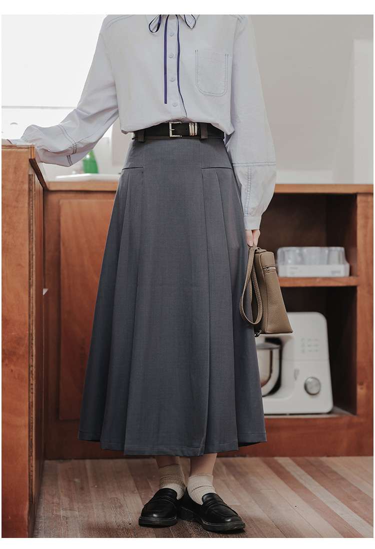 大人かわいい服 フェミニンプリーツロングスカート