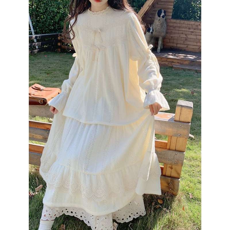 大人かわいい服 レース襟付きティアードフェミニンワンピース