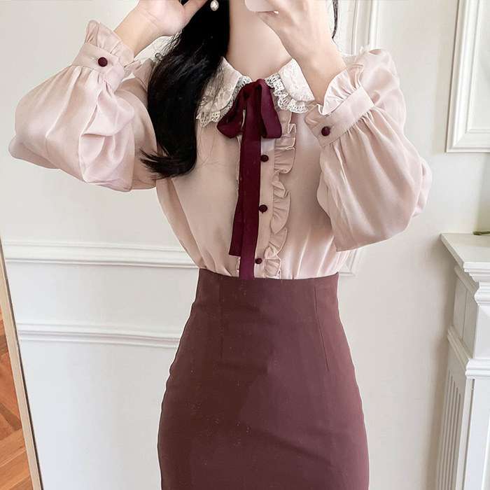 大人かわいい服 レース襟ブラウス ～ふんわりフリル袖～
