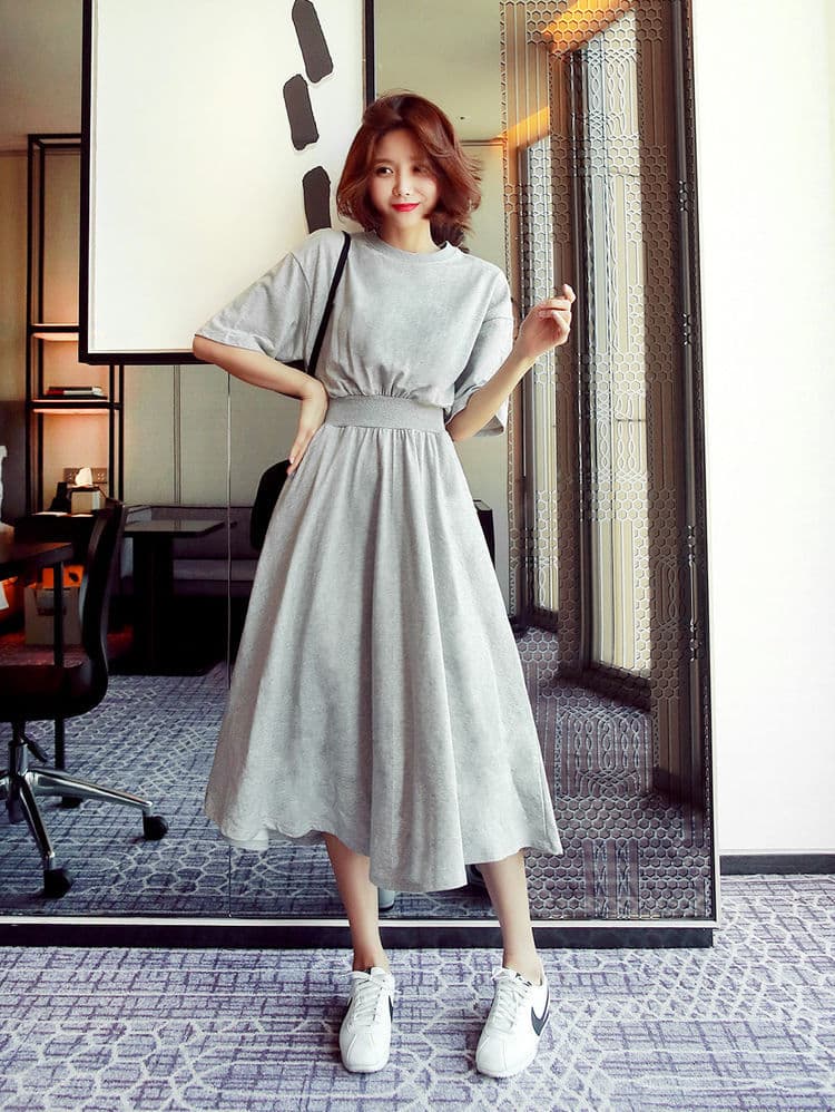 大人かわいい服 シンプル優美ギャザーワンピース