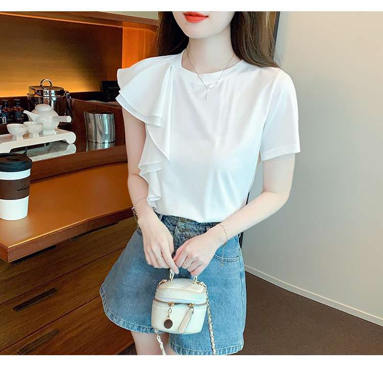 大人かわいい服 大人の抜け感 フリルショルダーカットソー