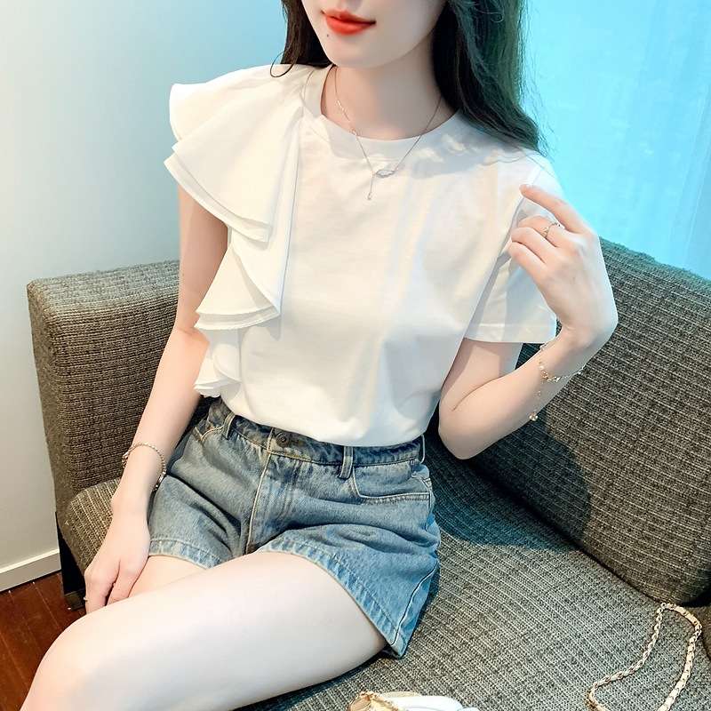 大人かわいい服 大人の抜け感 フリルショルダーカットソー