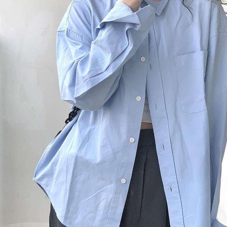 大人かわいい服 ゆったりシルエットシャツ