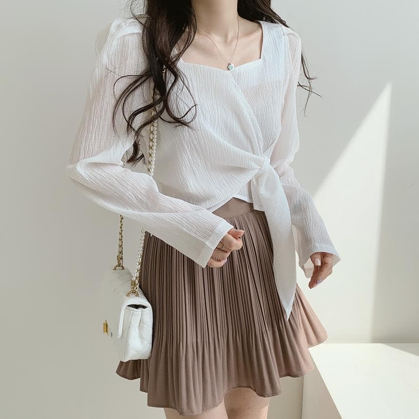 大人かわいい服 ツイスト結びデザイン七分袖ブラウス