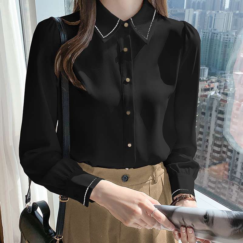 大人かわいい服 しなやか素材のフェミニンシャツトップス