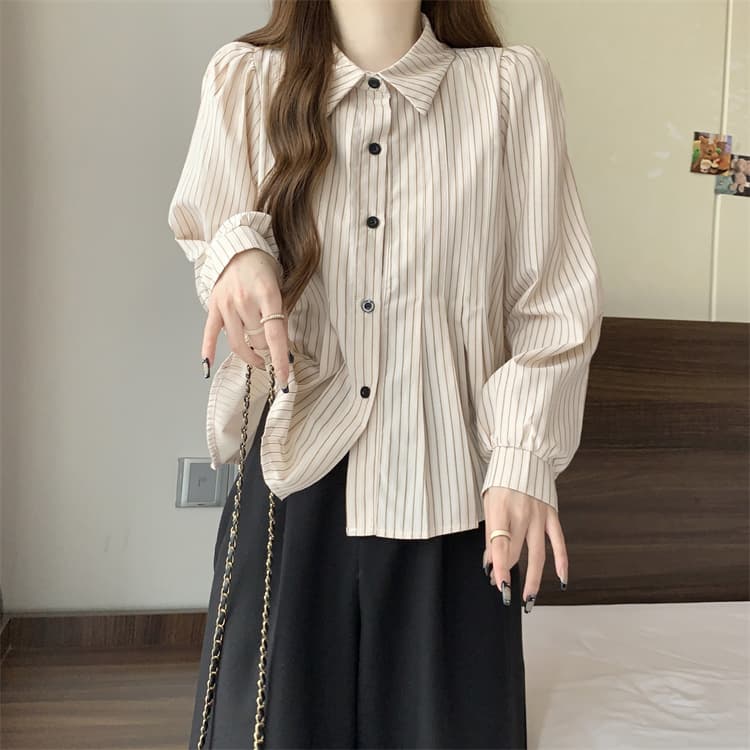 大人かわいい服 ストライプギャザー フレアブラウス