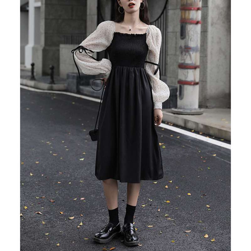 大人かわいい服 ドットシアー袖のスクエアネックワンピース