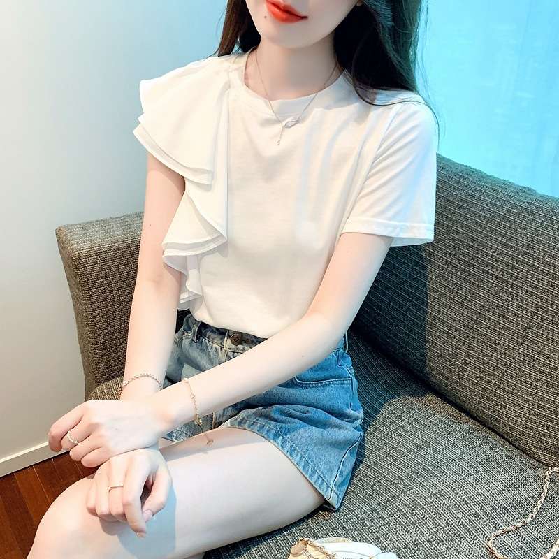 大人かわいい服 大人の抜け感 フリルショルダーカットソー