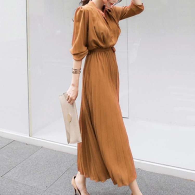 大人かわいい服 上品プリーツロングワンピース