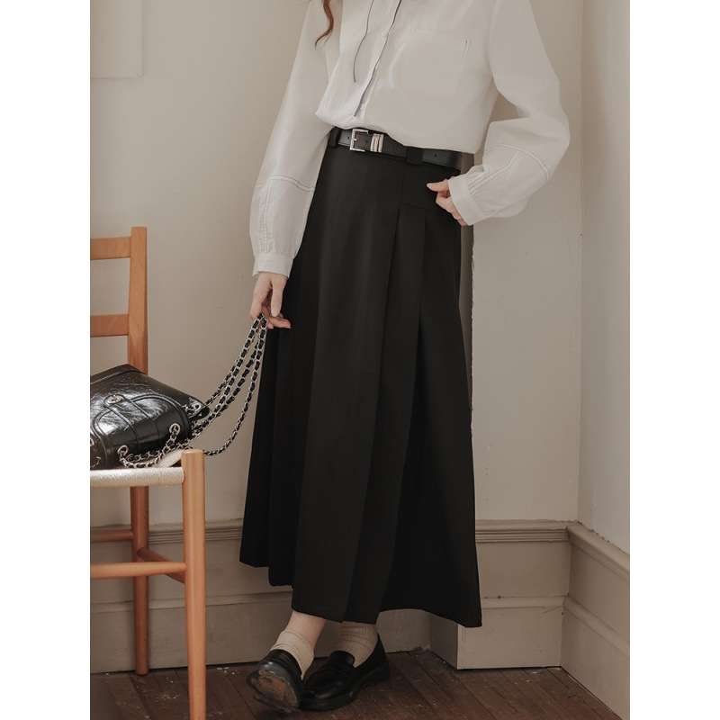 大人かわいい服 フェミニンプリーツロングスカート
