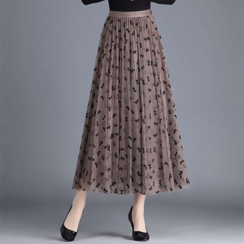 大人かわいい服 透け感チュールのバタフライスカート