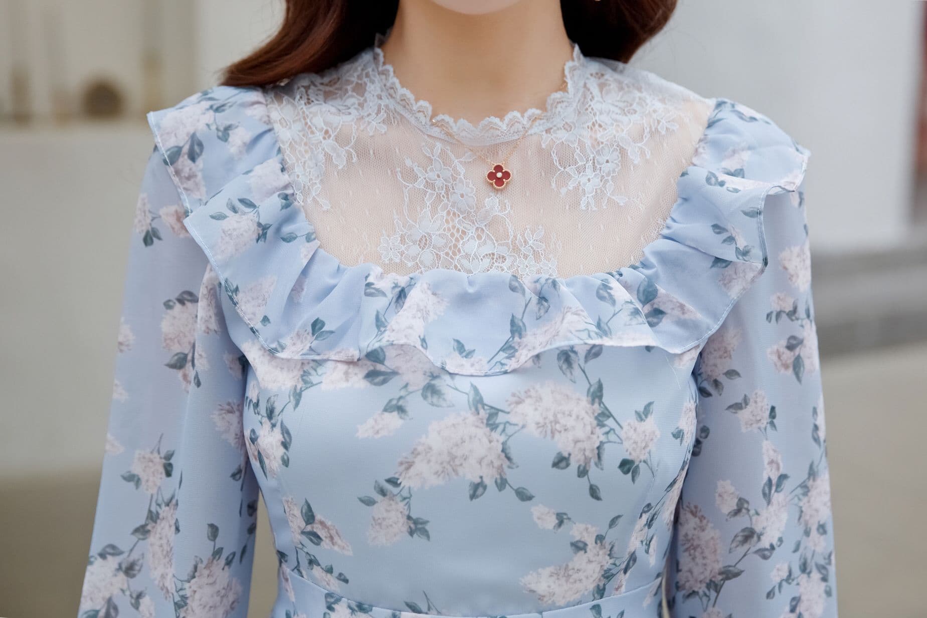 大人かわいい服 花柄レース切替ガーリーフリルワンピ