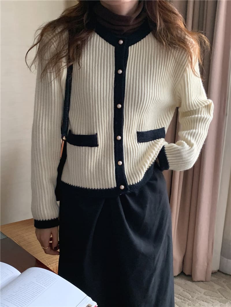 大人かわいい服 配色リブ編みボタン前開きカーディガン
