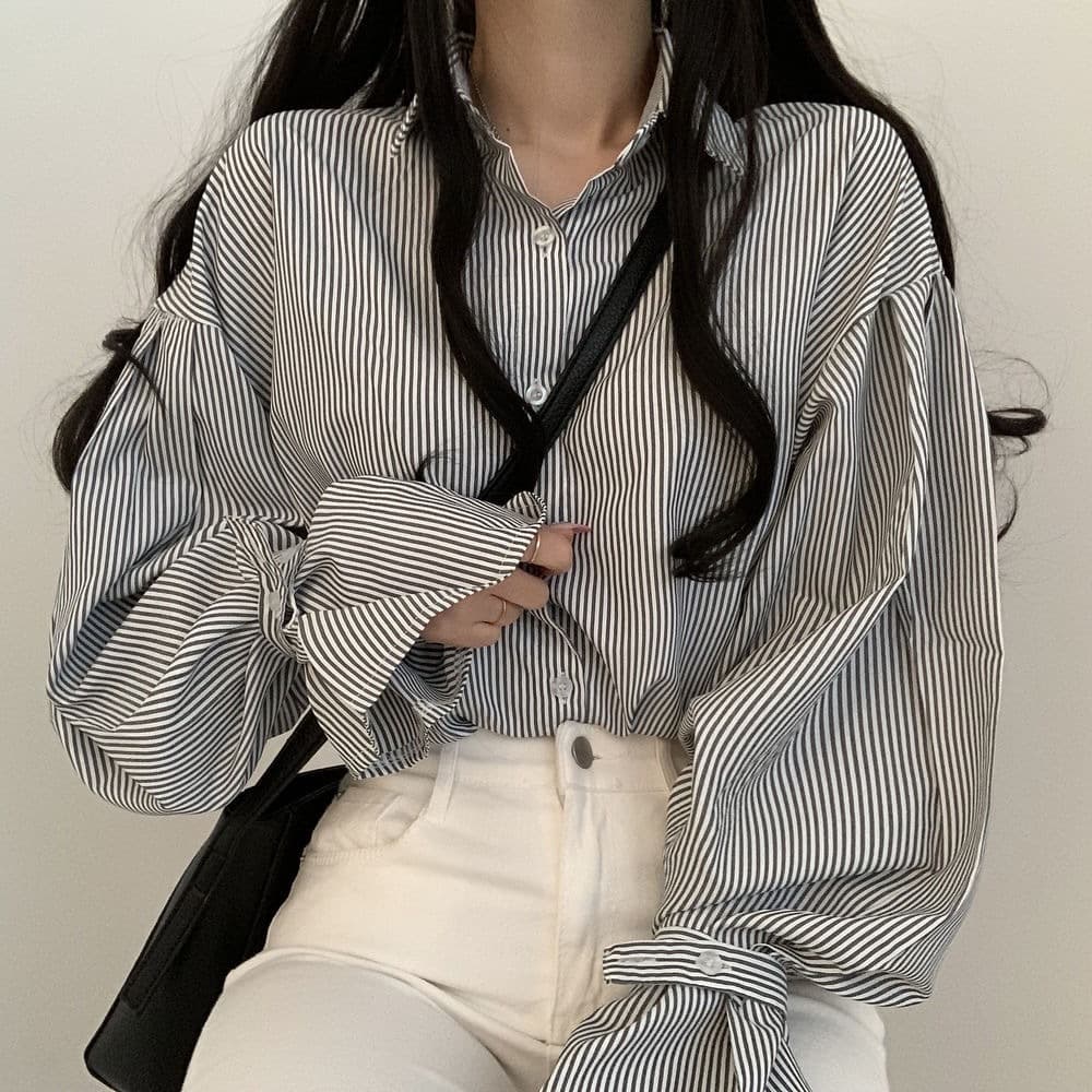 大人かわいい服 バルーンスリーブストライプシャツ