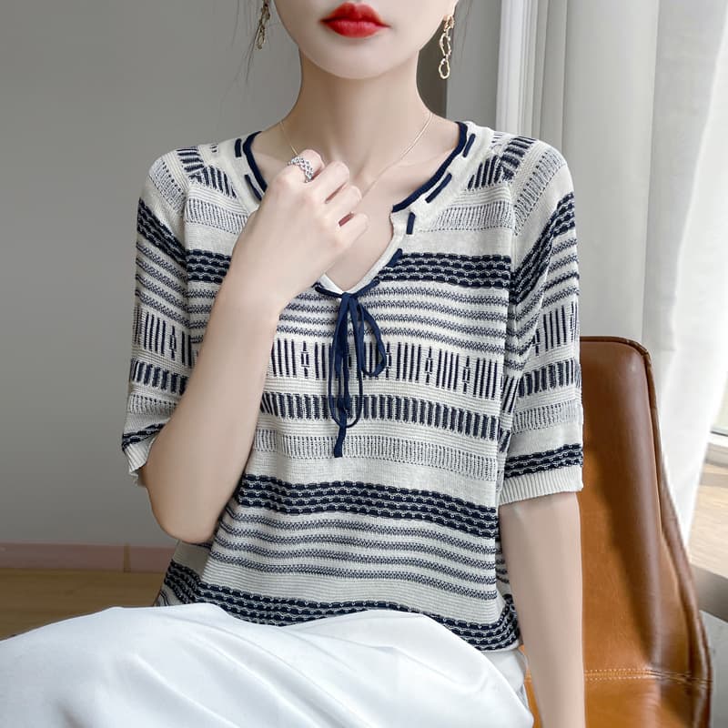 大人かわいい服 リボン付き編み模様ニットプルオーバー