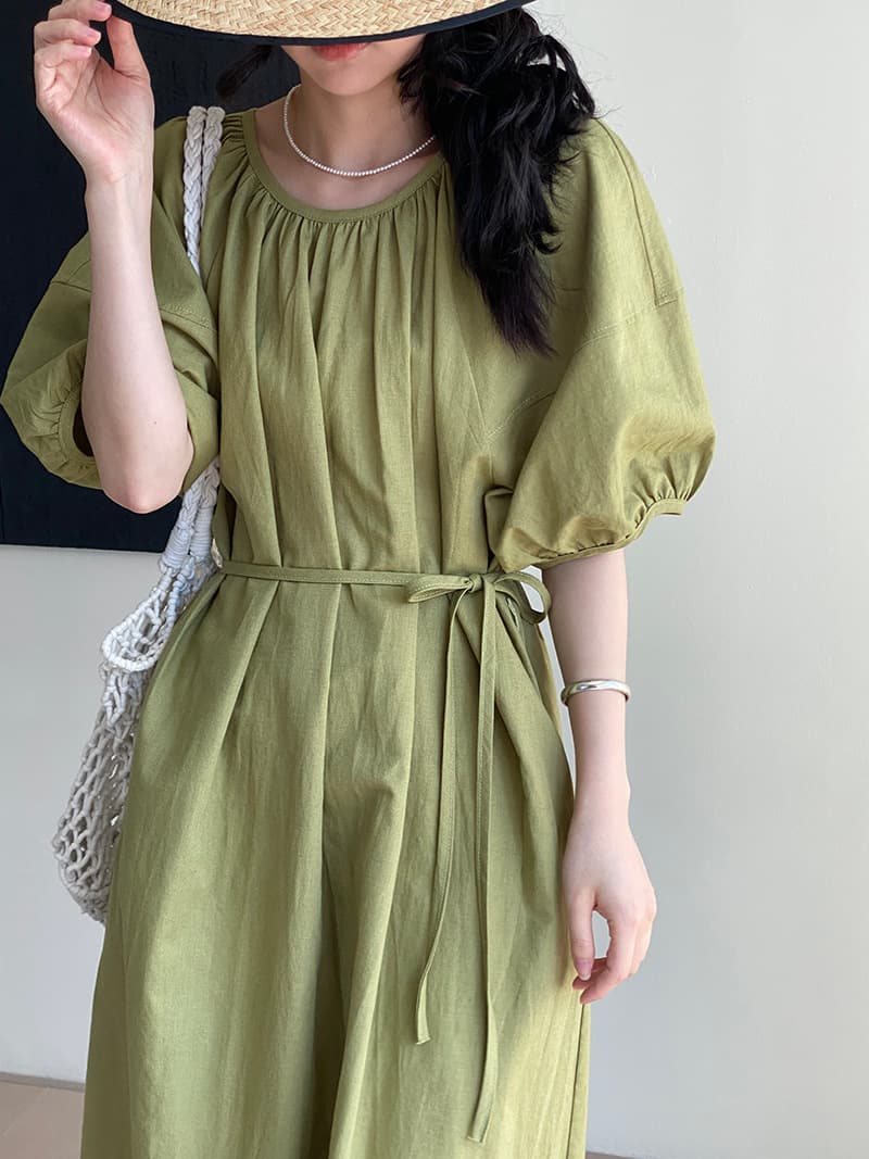 大人かわいい服 リネン混パフスリーブウエスト紐ワンピース