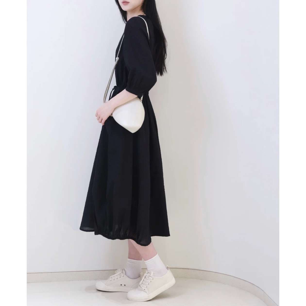 大人かわいい服 バルーン袖華やぐ ふんわりワンピース