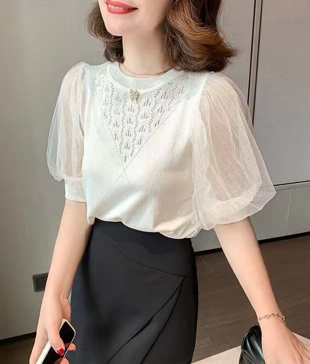 大人かわいい服 レース切替シアースリーブブラウス
