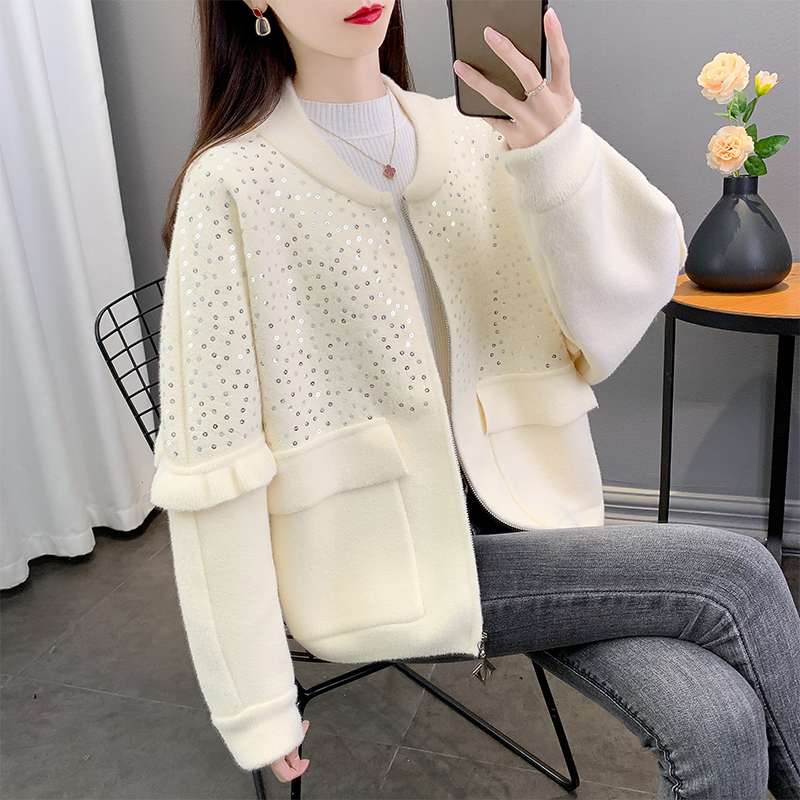 大人かわいい服 スパンコール装飾ブルゾン