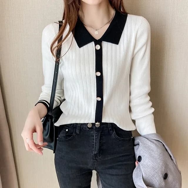大人かわいい服 配色襟パールボタンリブニットカーディガン