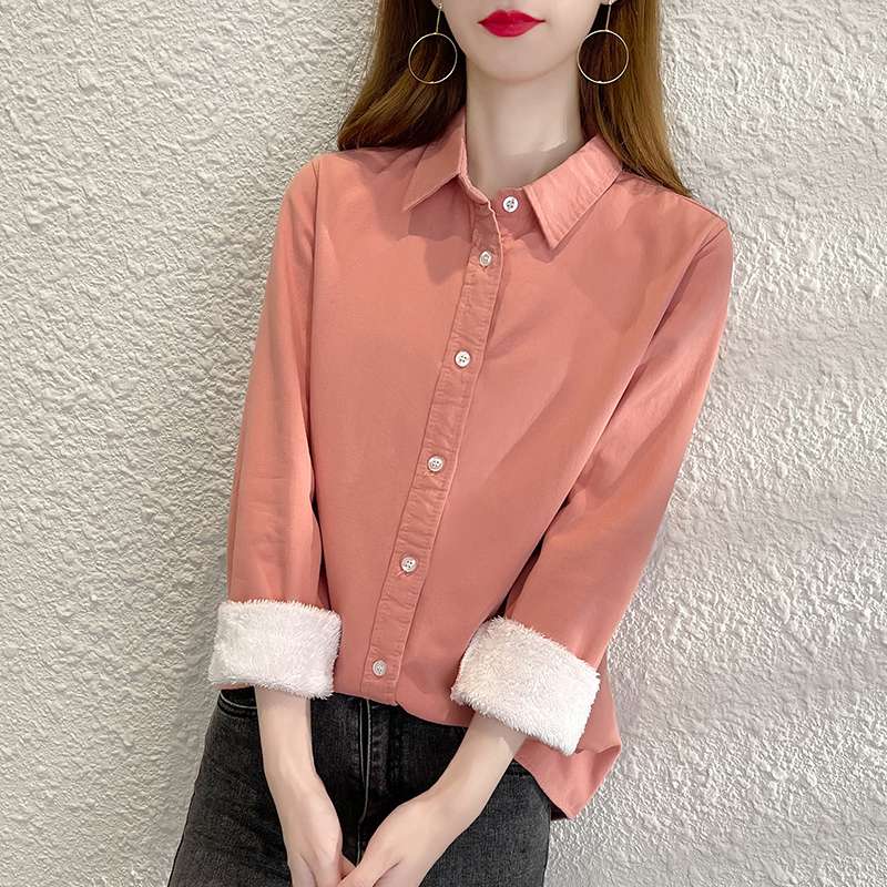 大人かわいい服 もこもこ袖の上品シャツ