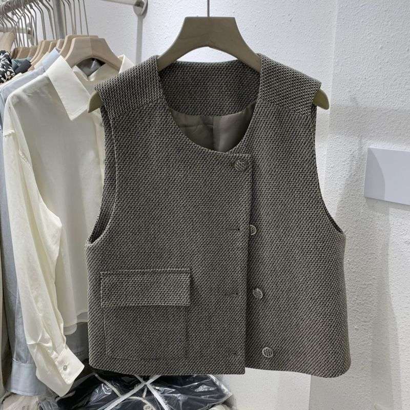 大人かわいい服 上品シルエットテクスチャーベスト