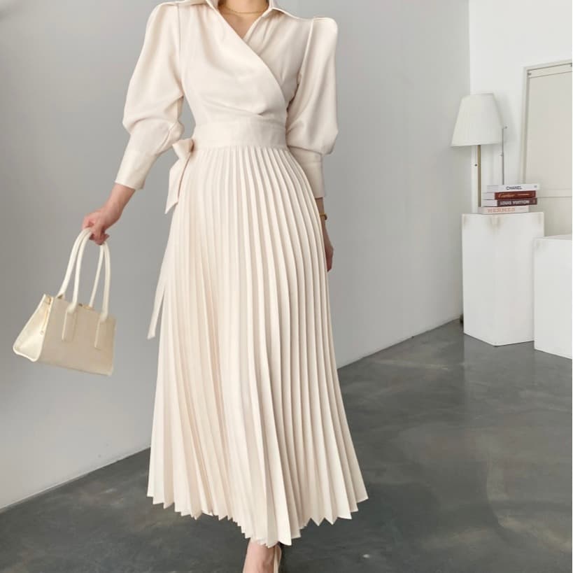 大人かわいい服 リーツスカート長袖ワンピース