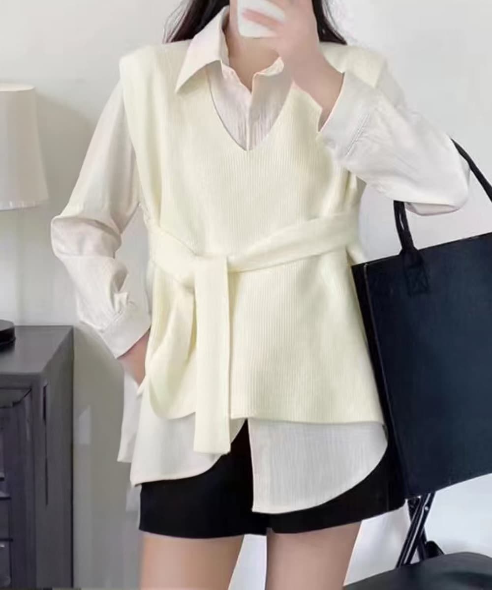 大人かわいい服 大人可愛いVネックベルト付きニットベスト