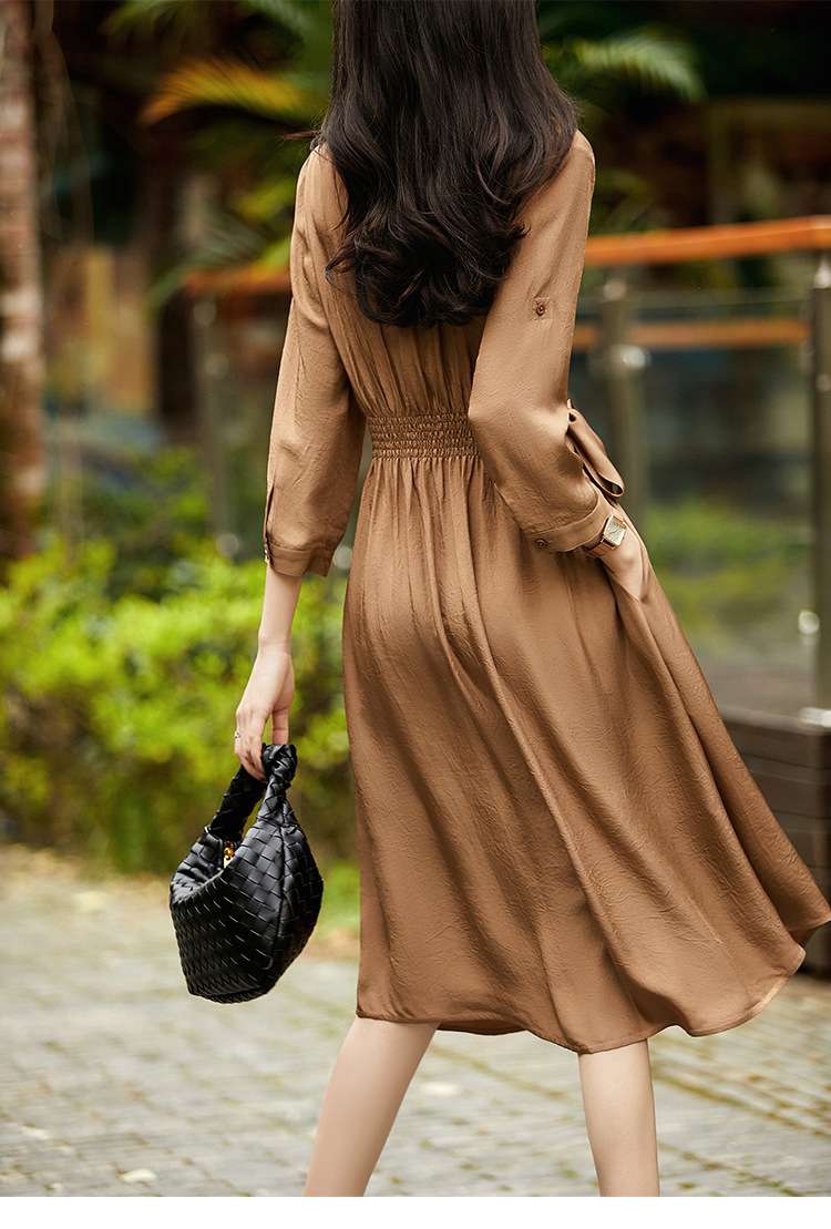 大人かわいい服 優雅な佇まいのシャツワンピース