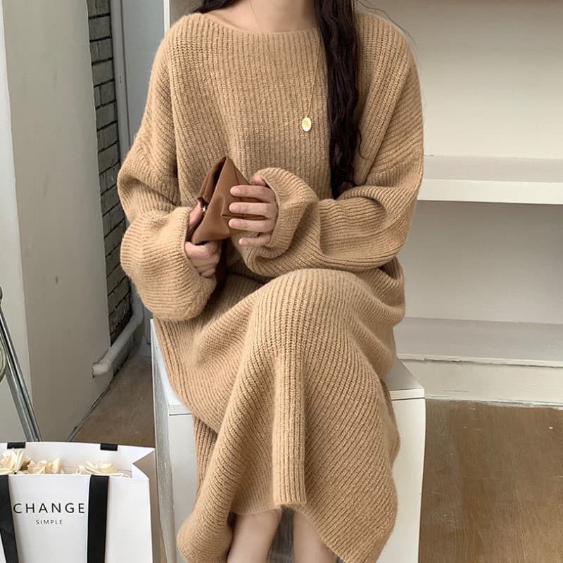 大人かわいい服 ゆったり編地のニットワンピース