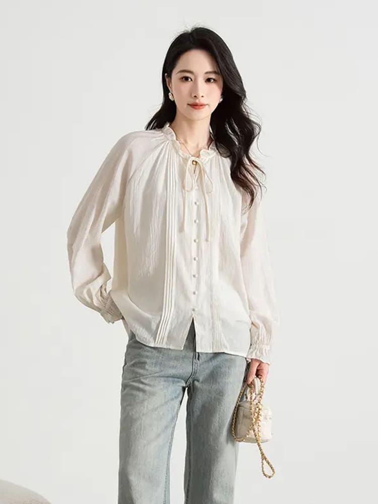 大人かわいい服 優美なフリルタイ付き長袖プリーツブラウス