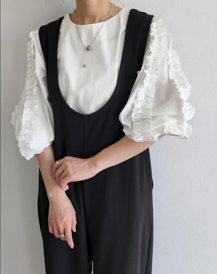 大人かわいい服 袖フリル切替プリーツ裾チュニックブラウス