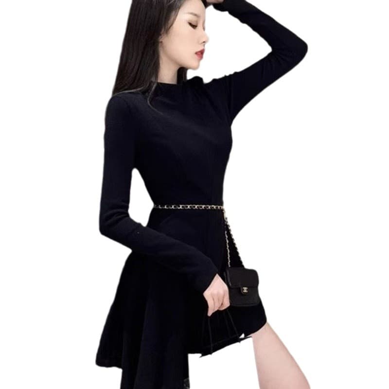 大人かわいい服 上品なタートルネックニットワンピース