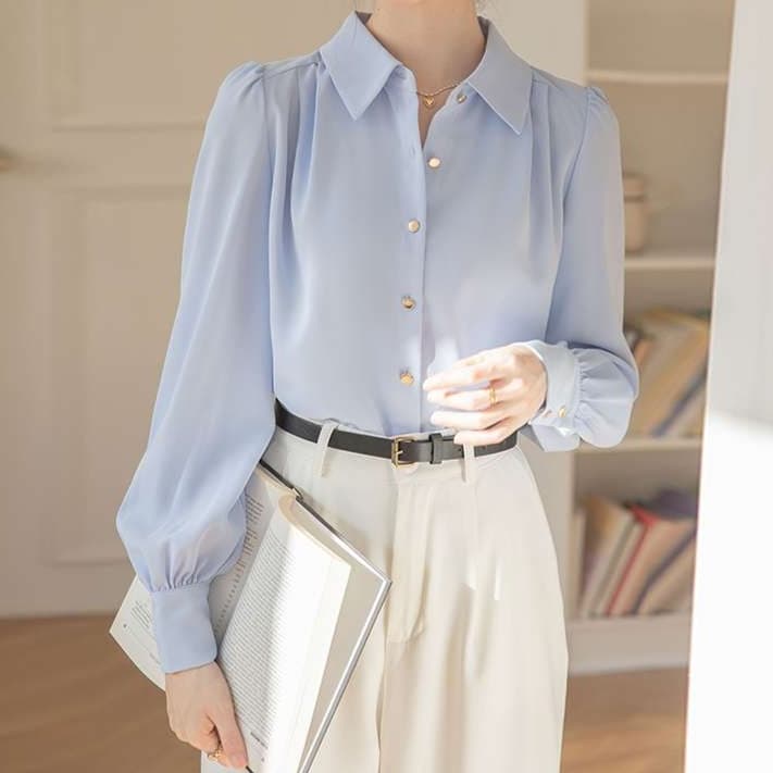大人かわいい服 シャーリングデザイン長袖シャツ
