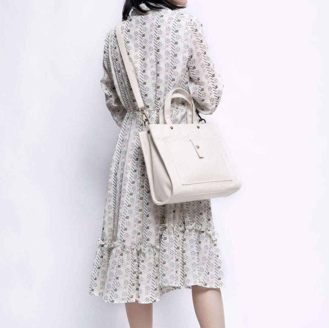 大人かわいい服 シンプルトートバッグ