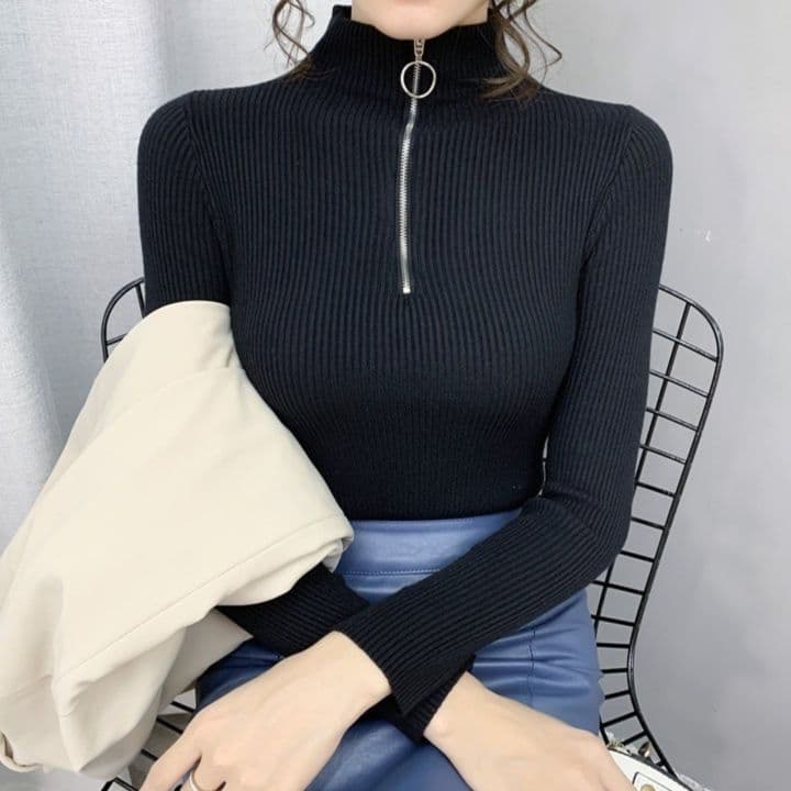 大人かわいい服 リング付きジップハイネックリブニットトップス