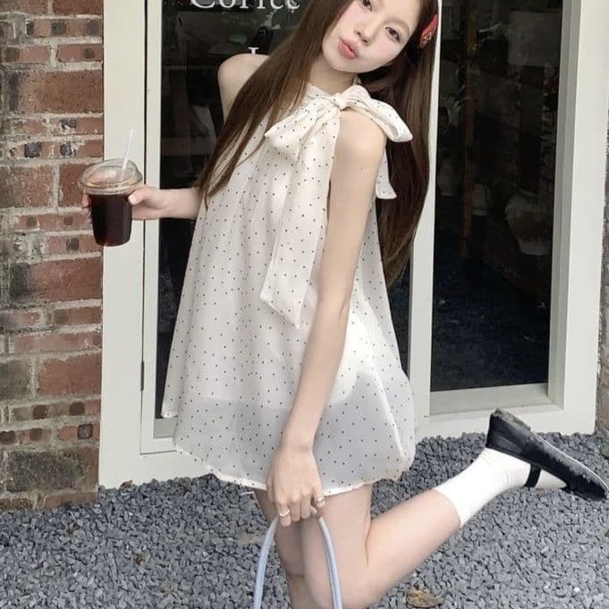 大人かわいい服 肩リボンドットノースリーブブラウス