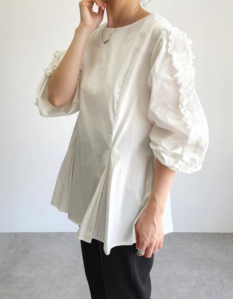 大人かわいい服 袖フリル切替プリーツ裾チュニックブラウス