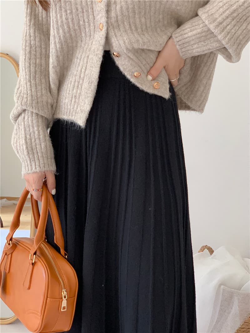 大人かわいい服 上品プリーツロング丈フレアスカート