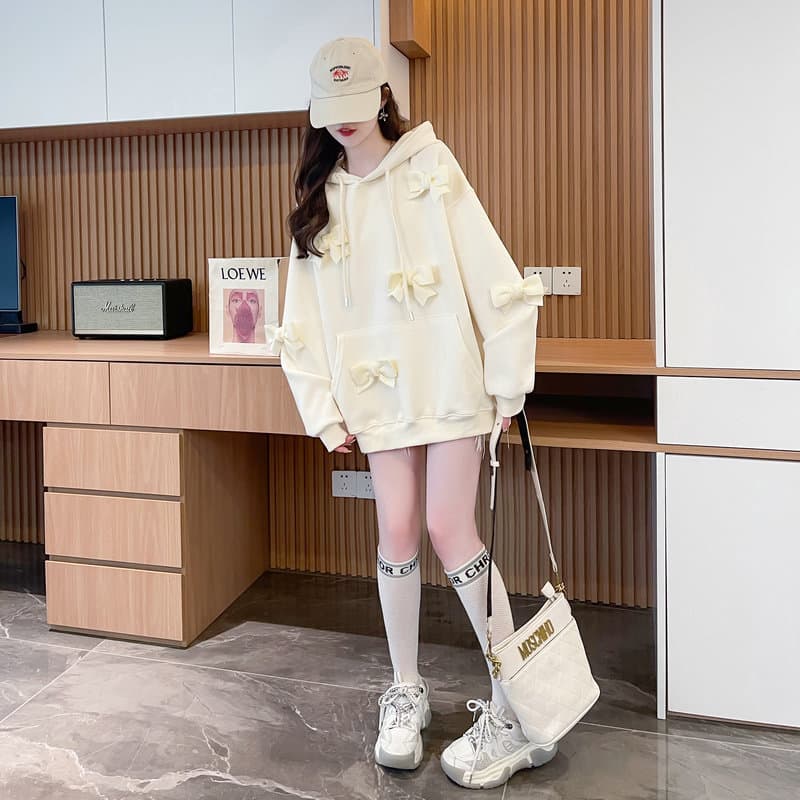 大人かわいい服 立体リボン付きゆったりパーカー