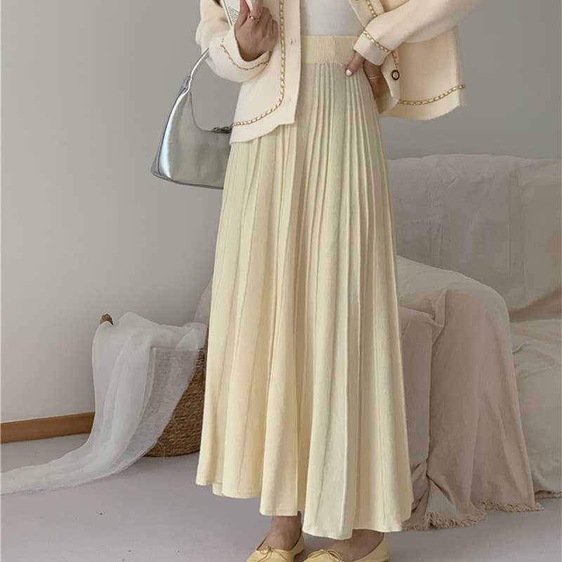 大人かわいい服 上品プリーツロング丈フレアスカート